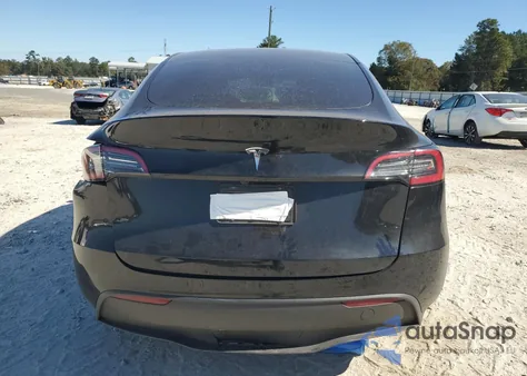2024 Tesla Model Y z USA, uszkodzony, nr VIN 7SAYGDED5RA308071